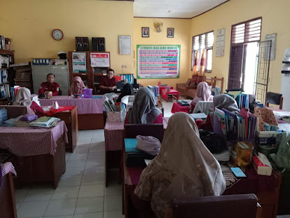 Kegiatan Bimtek Pengelolaan Kinerja di Aplikasi PMM di SMPN 4 Sumberjaya