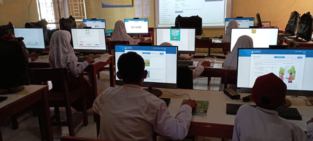 SMPN 4 Sumberjaya Memfasilitasi MI Al-Mujahidin Melaksanakan ANBK 2022