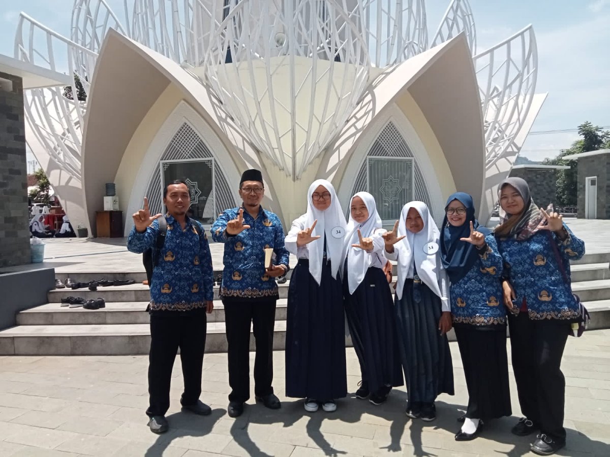 Siswi SMPN 4 Sumberjaya Ikut Gebyar Sobat Literasi Majalengka